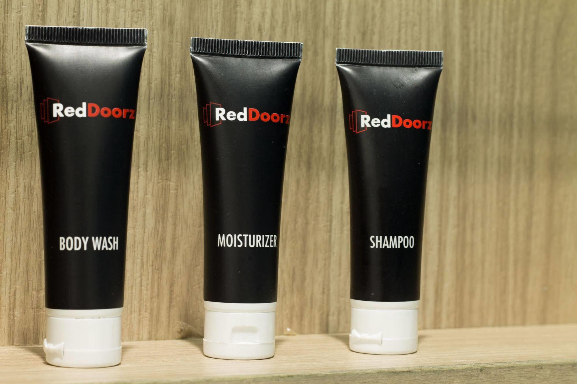 Reddoorz @ Setrasari Hotel Bandung Ngoại thất bức ảnh