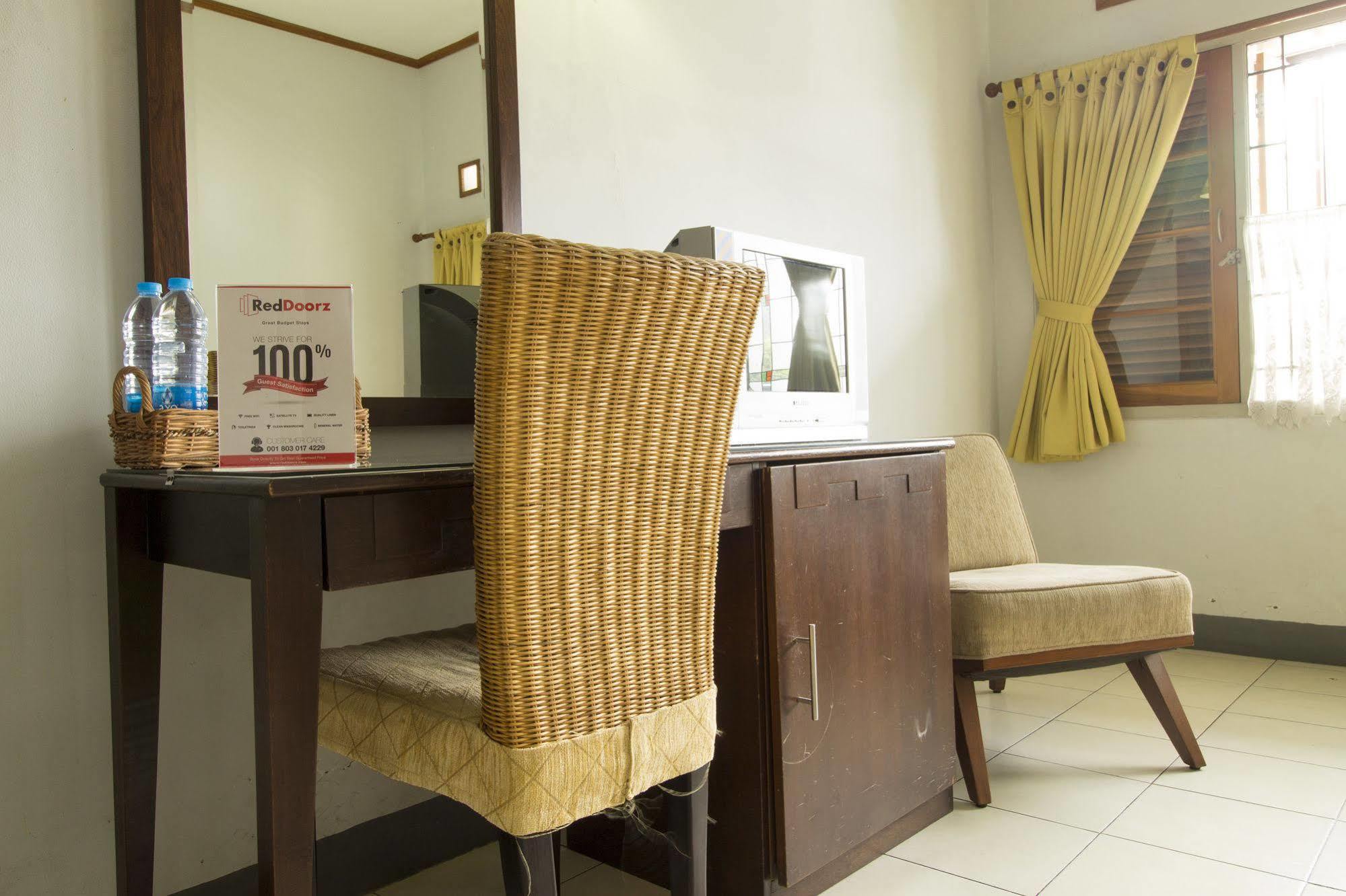 Reddoorz @ Setrasari Hotel Bandung Ngoại thất bức ảnh