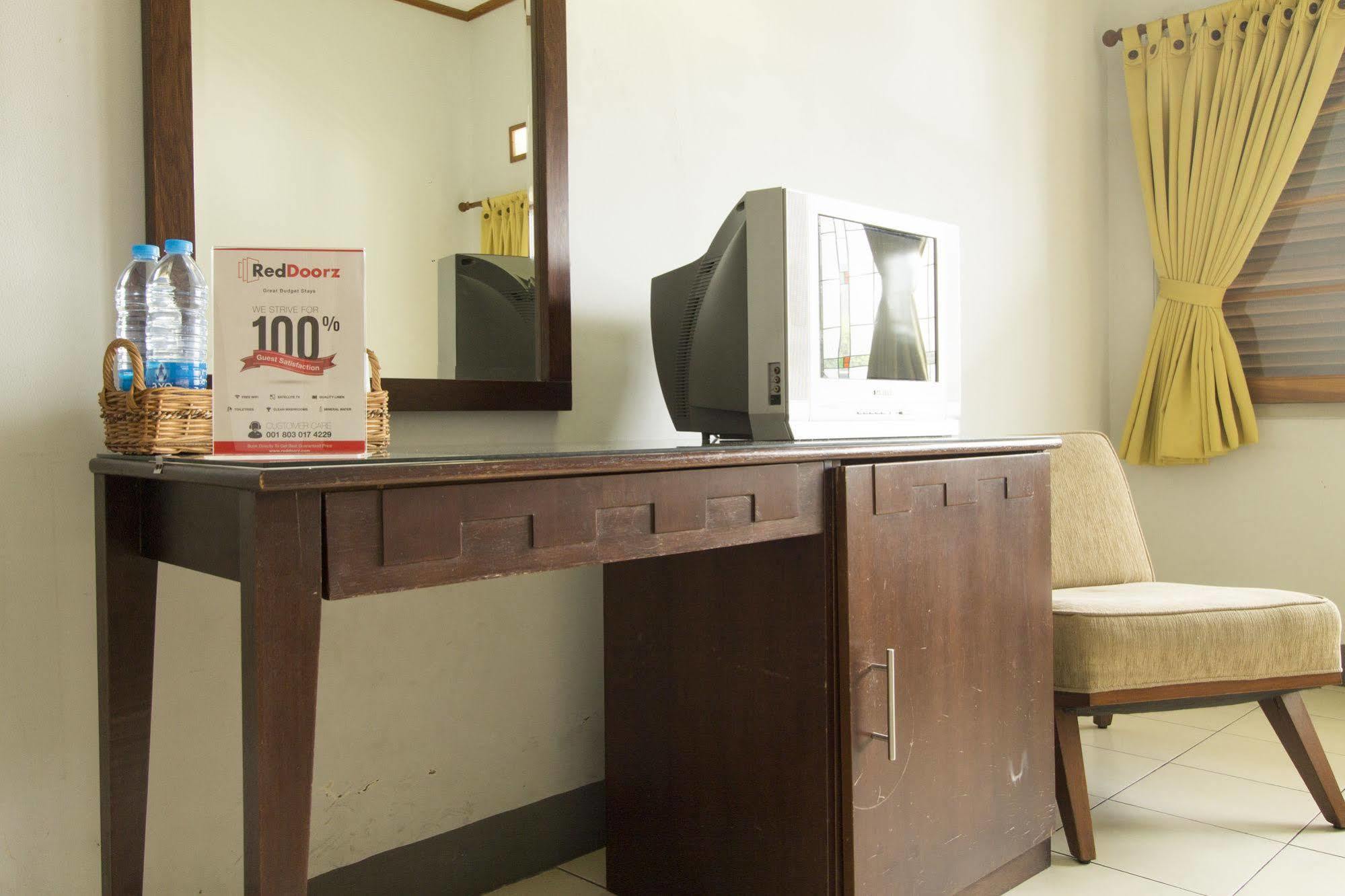 Reddoorz @ Setrasari Hotel Bandung Ngoại thất bức ảnh