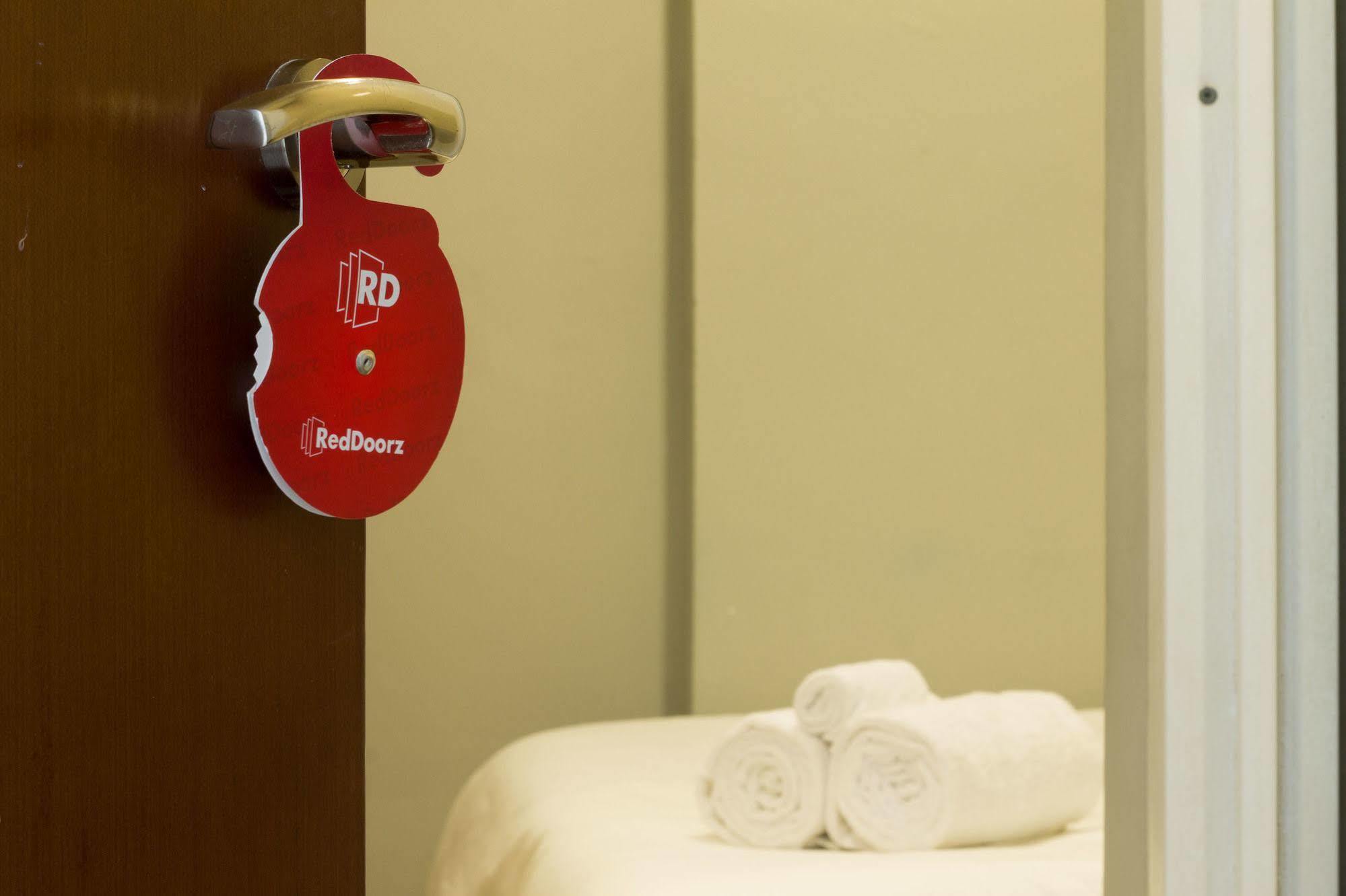 Reddoorz @ Setrasari Hotel Bandung Ngoại thất bức ảnh