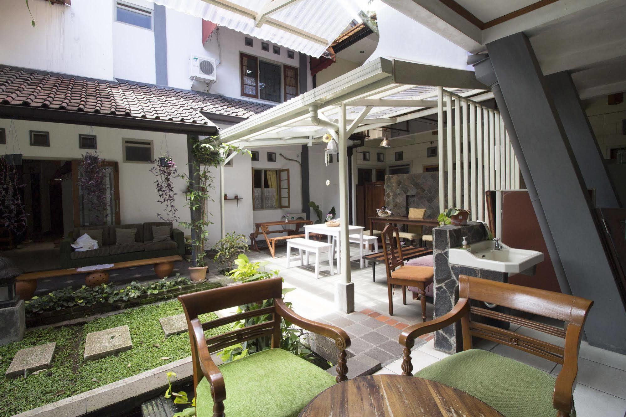 Reddoorz @ Setrasari Hotel Bandung Ngoại thất bức ảnh